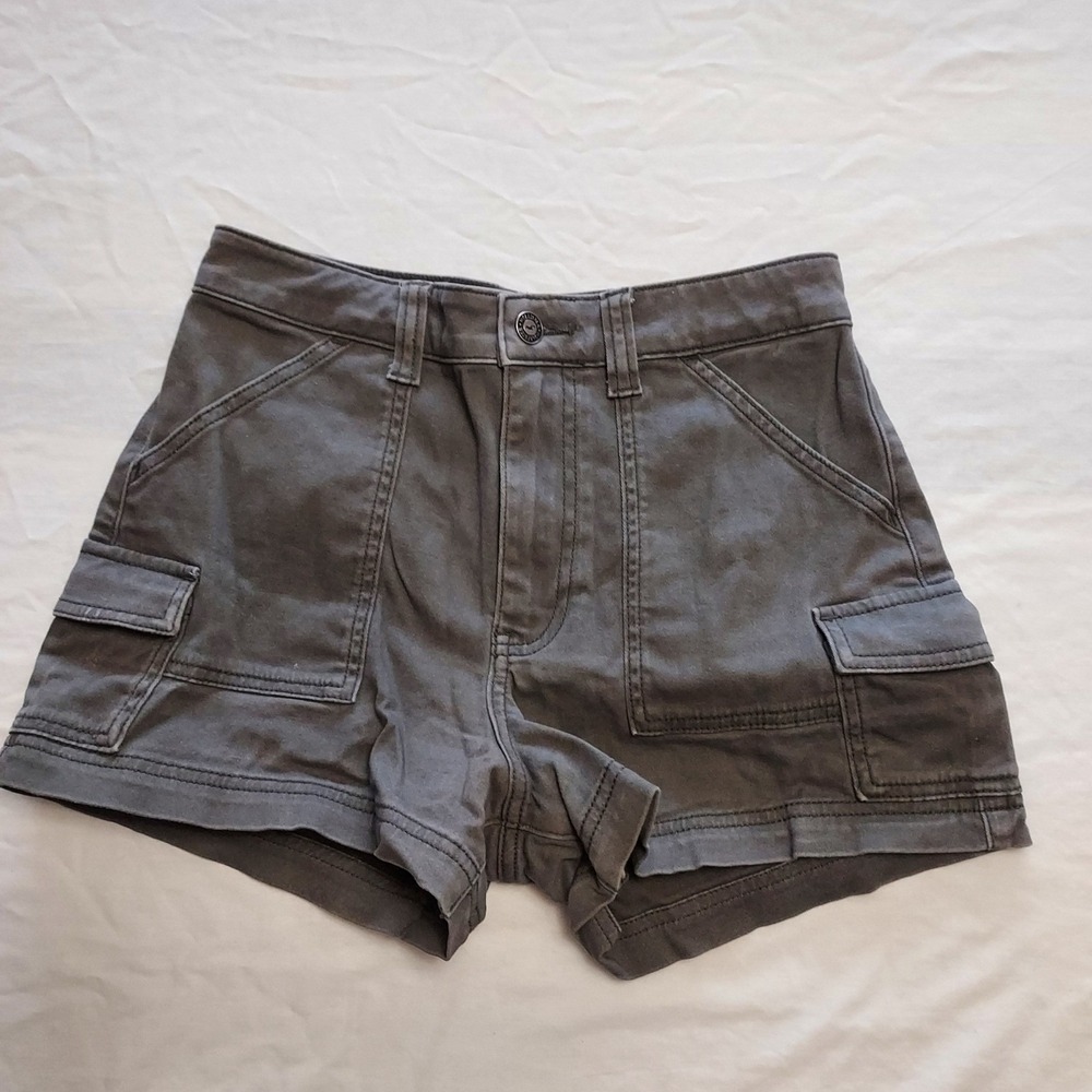 Hollister Ultra High-Rise Mom Shorts Dark Grey Cargo Utility Jr 3/2 W26